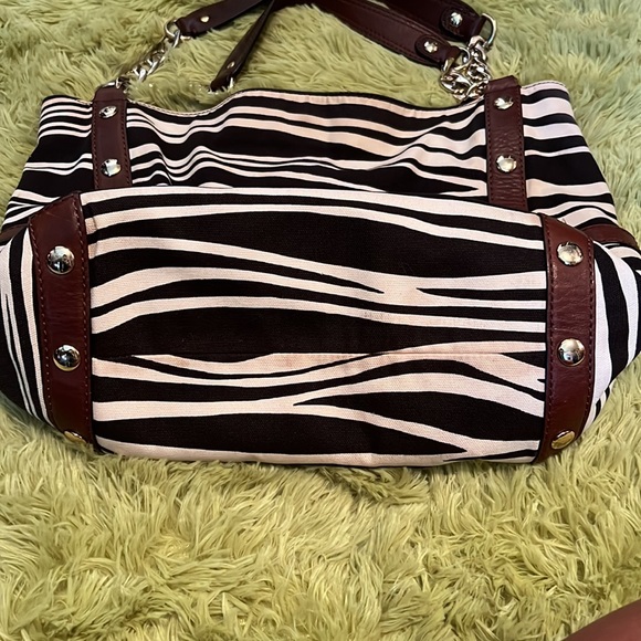 Michael Kors Shoulder Bag Canvas Leather Zebra Animal Print Gold Chain - Picture 4 of 10